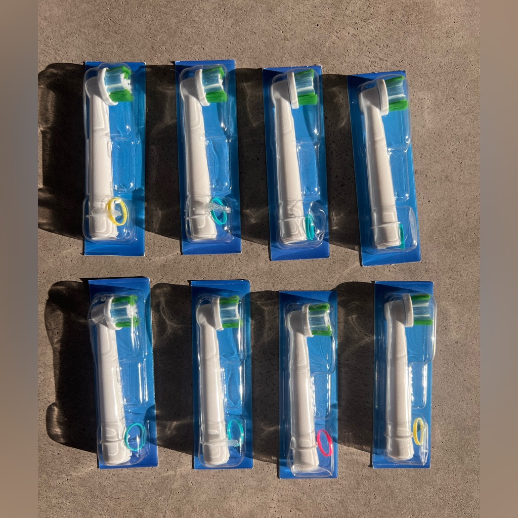 Oral-B Precision Clean With Cleanmaximiser Tech Toothbrush Replacement Head, 8